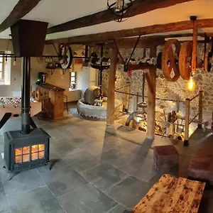 https://le-moulin-du-cheix.hotels-rhonealpes.com
