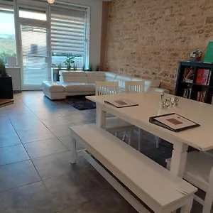 https://appartement-jarnioux-les-meubles-des-pierres-dorees.hotels-rhonealpes.com